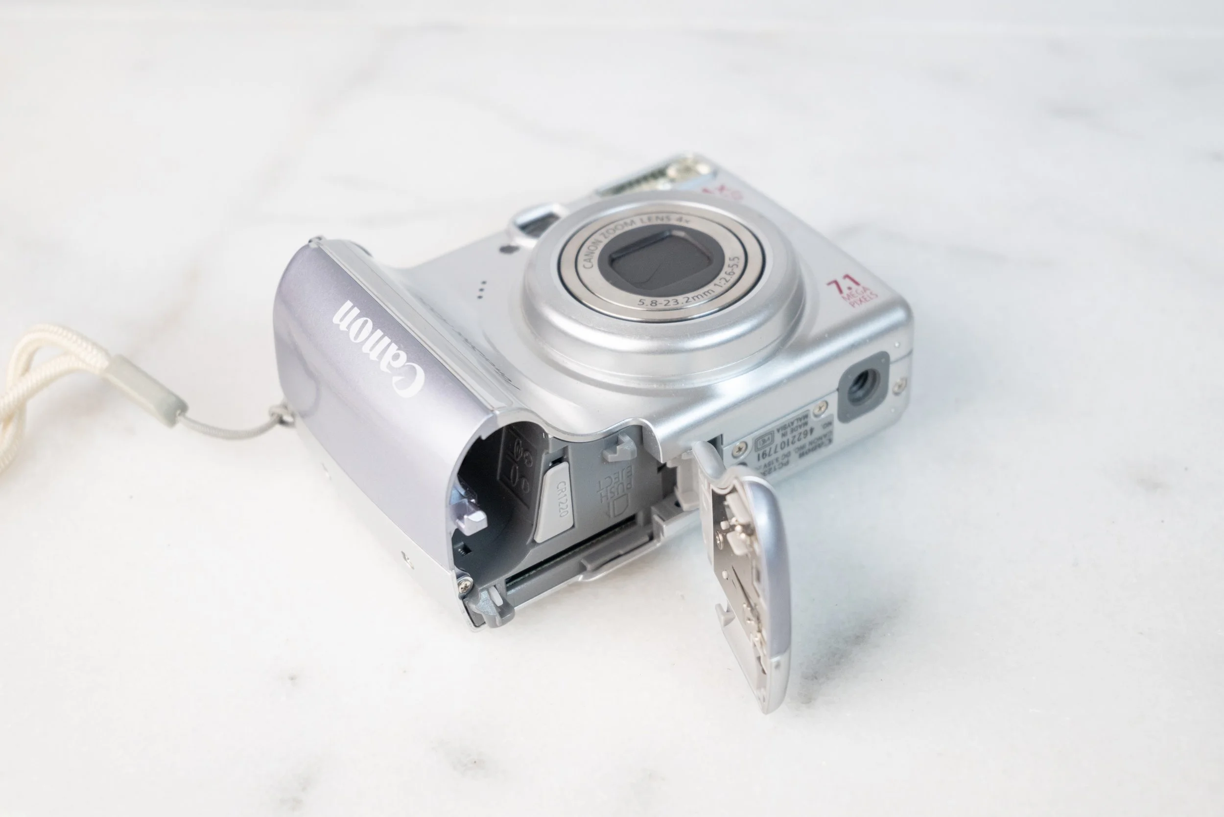 Canon Powershot A550 7.1 Megapixel Digital Point and Shoot Camera